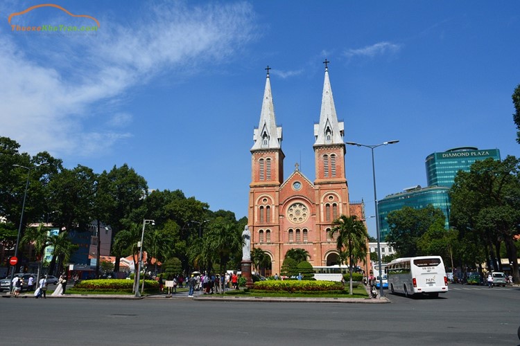 Thuê xe Đà Nẵng đi Sài Gòn