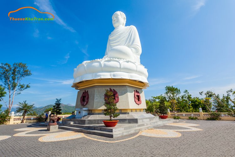 Những ngôi chùa nổi tiếng đẹp và linh thiêng nhất Nha Trang