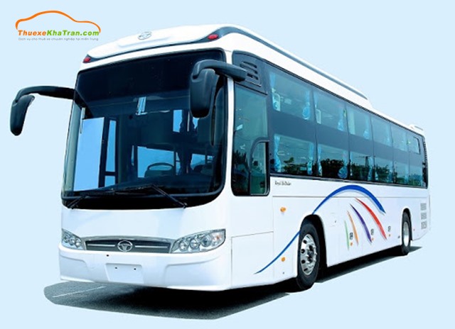 Xe khách là lựa chọn giúp tiết kiệm chi phí