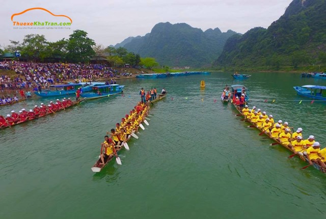 Hội thi đua thuyền truyền thống trên sông Son
