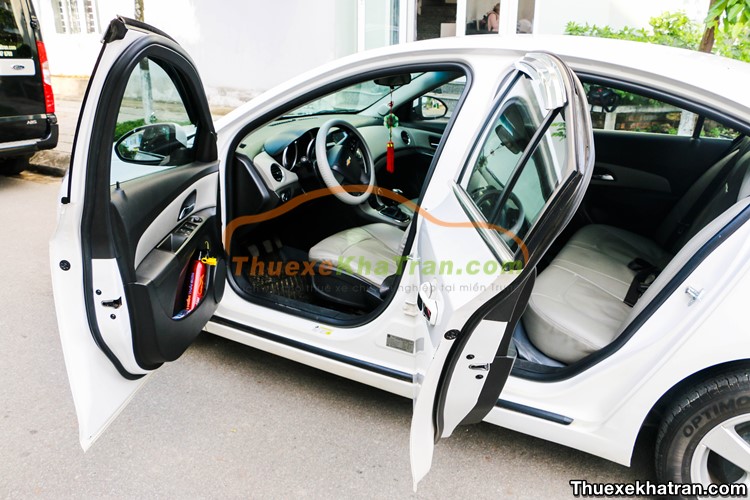 Thuê xe 4 chỗ Quảng Bình CHEVROLET-CRUZE