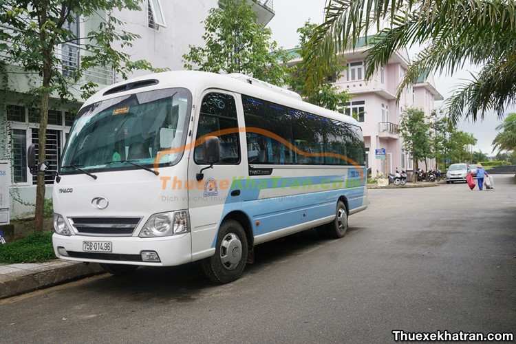 Thuê xe 29 chỗ Thaco County ở Quảng Bình